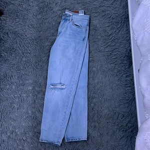 Levi mom jeans size 27